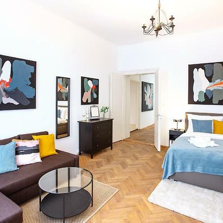 5Br 2Bath Family Apt 5Mins To Wenceslas Square Prag Exteriör bild