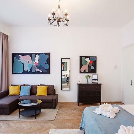 5Br 2Bath Family Apt 5Mins To Wenceslas Square Prag Exteriör bild
