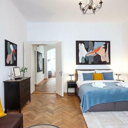5Br 2Bath Family Apt 5Mins To Wenceslas Square Prag Exteriör bild