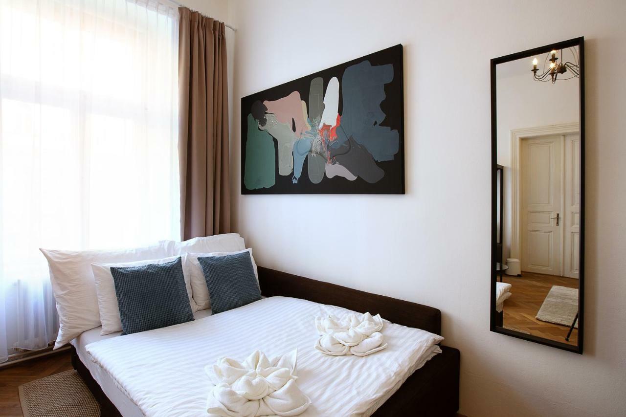 5Br 2Bath Family Apt 5Mins To Wenceslas Square Prag Exteriör bild