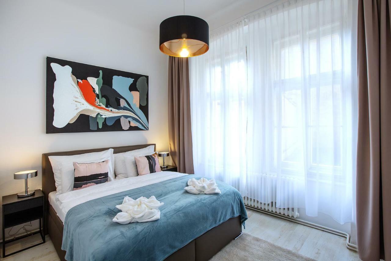 5Br 2Bath Family Apt 5Mins To Wenceslas Square Prag Exteriör bild